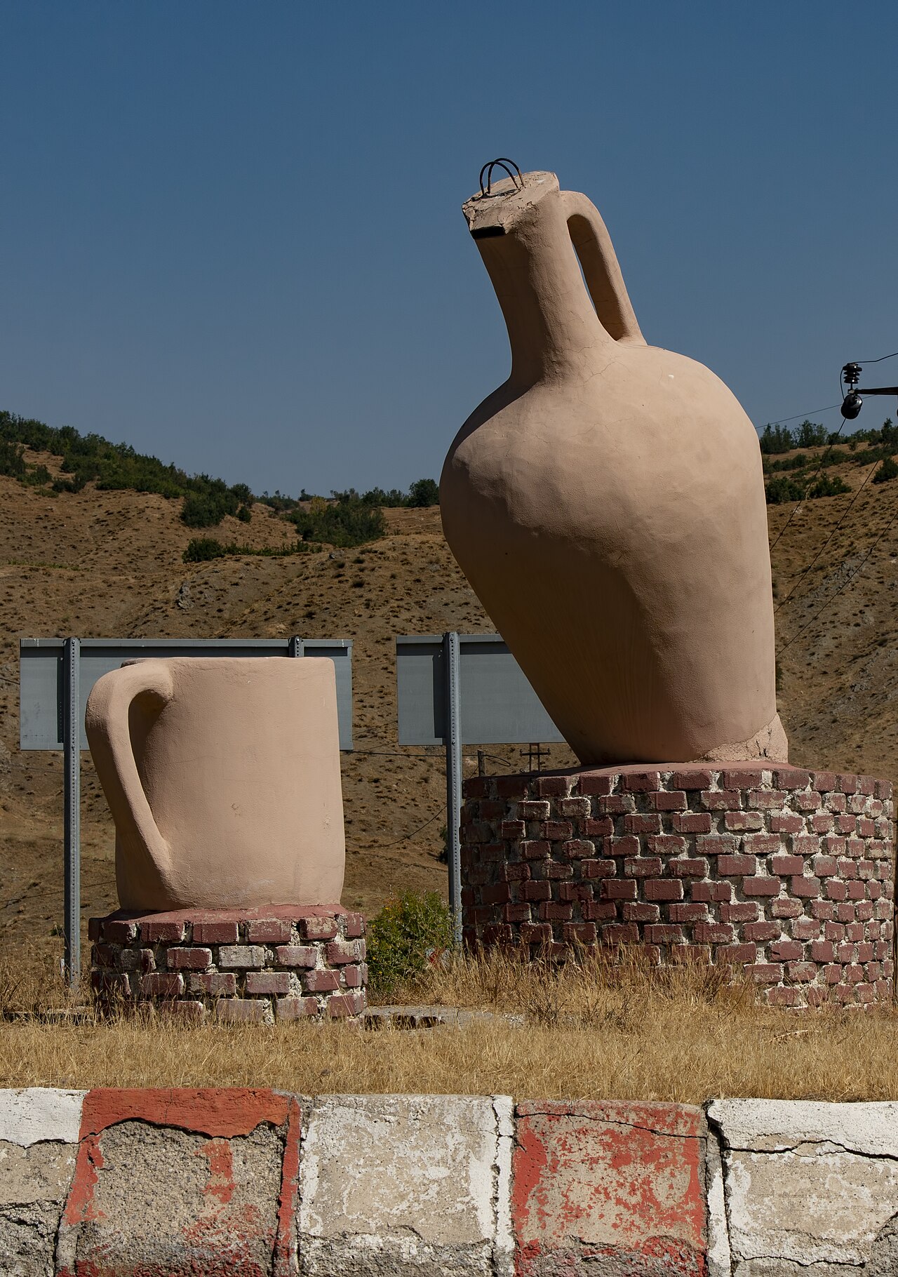 Güvenlik güçleri ve PKK terör örgütü Bitlis'in Mutki ilçesinde çatıştı