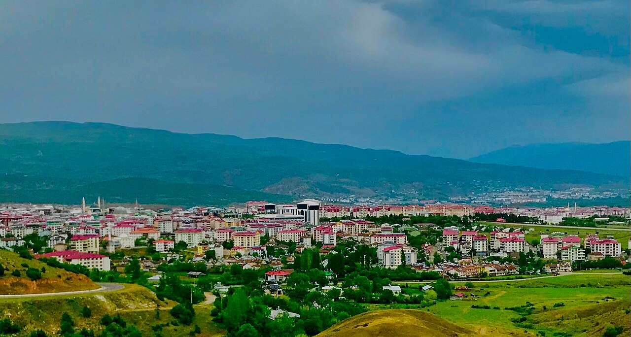 PKK'lı teröristlernin Diyarbakır-Bingöl karayoluna döşediği mayının patlaması sonucu 9 Türk askeri öldü