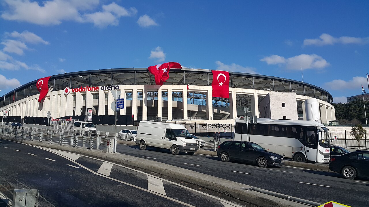 2016 Beşiktaş saldırıları sonrasında Vodafone Arena Stadı, İstanbul, Türkiye.